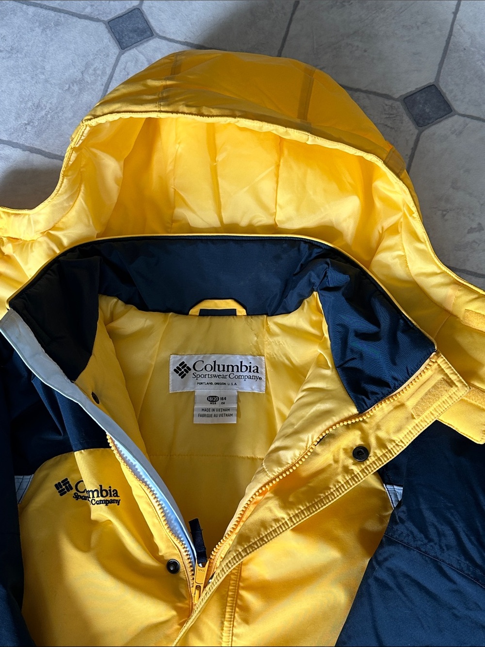 COLUMBIA Big Boy Hooded Puffer Jacket Size 18/20 - Picture 3 of 11